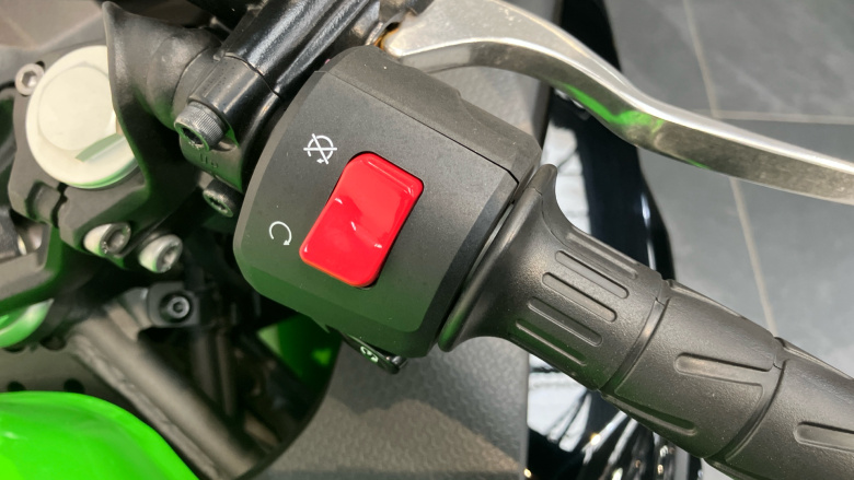 Kawasaki Ninja EX500JSFAN (25MY)